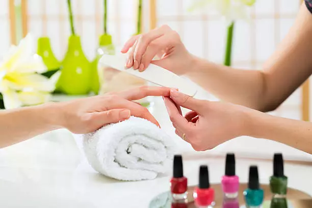 Best nail salons in Montreal